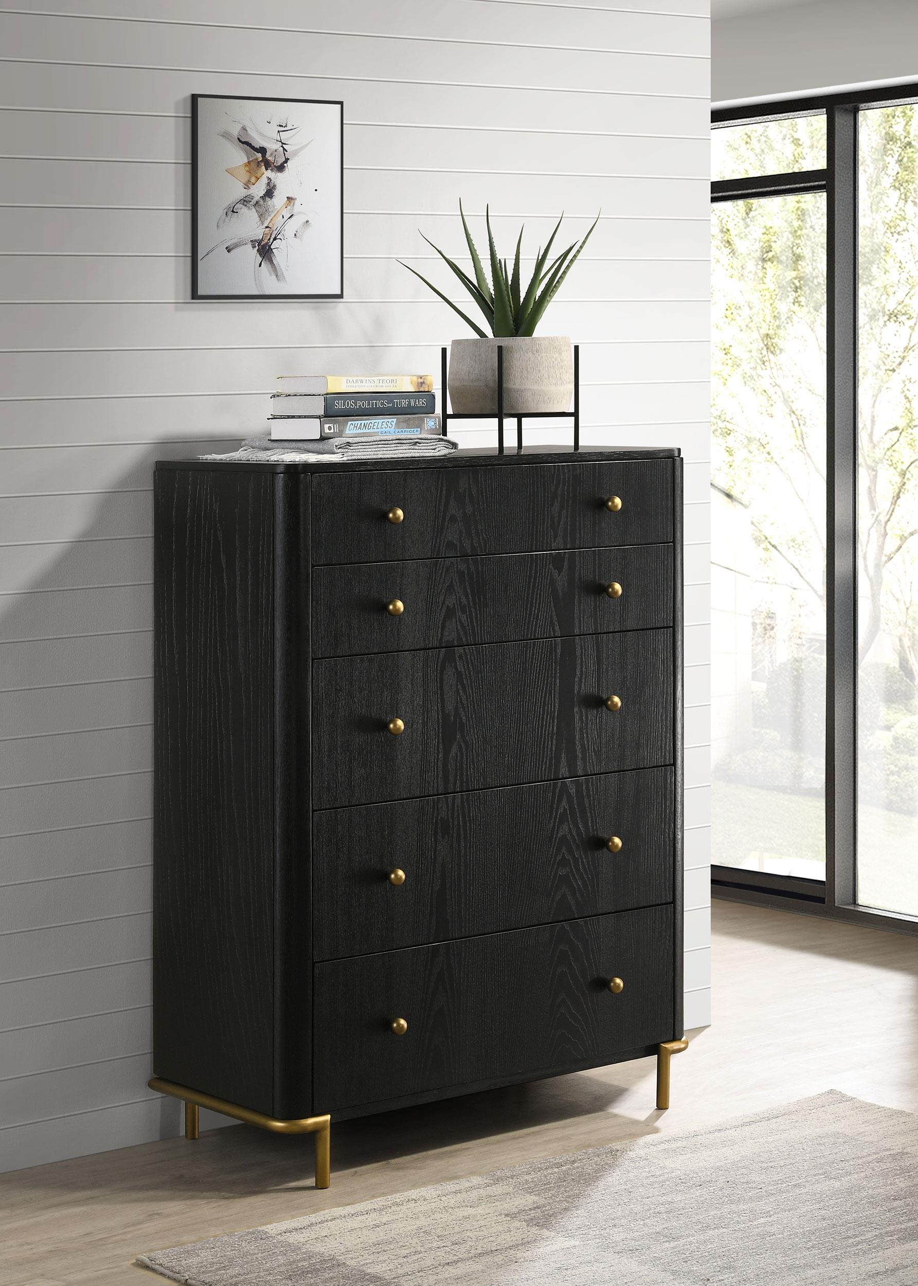 Model: 224335 | Coaster Arini 5-drawer Bedroom Chest Black