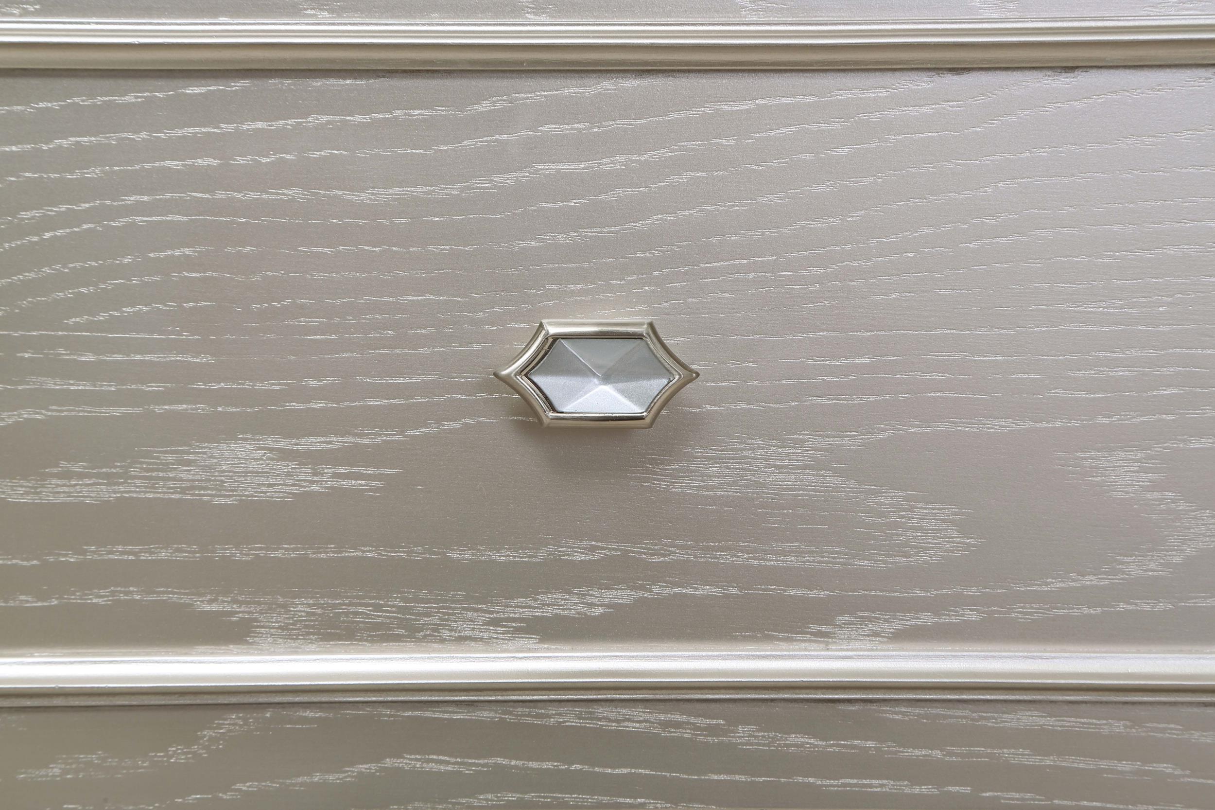 Model: 223395 | Coaster Evangeline 6-drawer Bedroom Chest Silver Oak