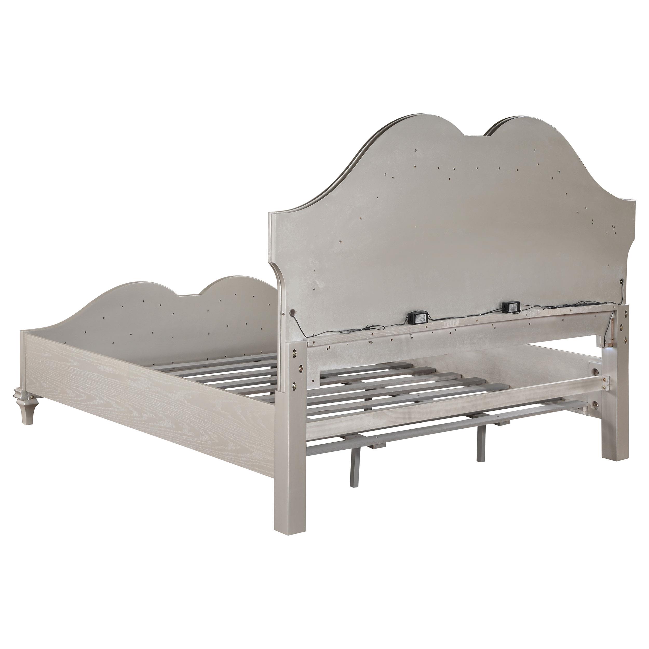 Model: 223391KE-S4 | Coaster Evangeline 4-piece Eastern King Bedroom Set Silver Oak