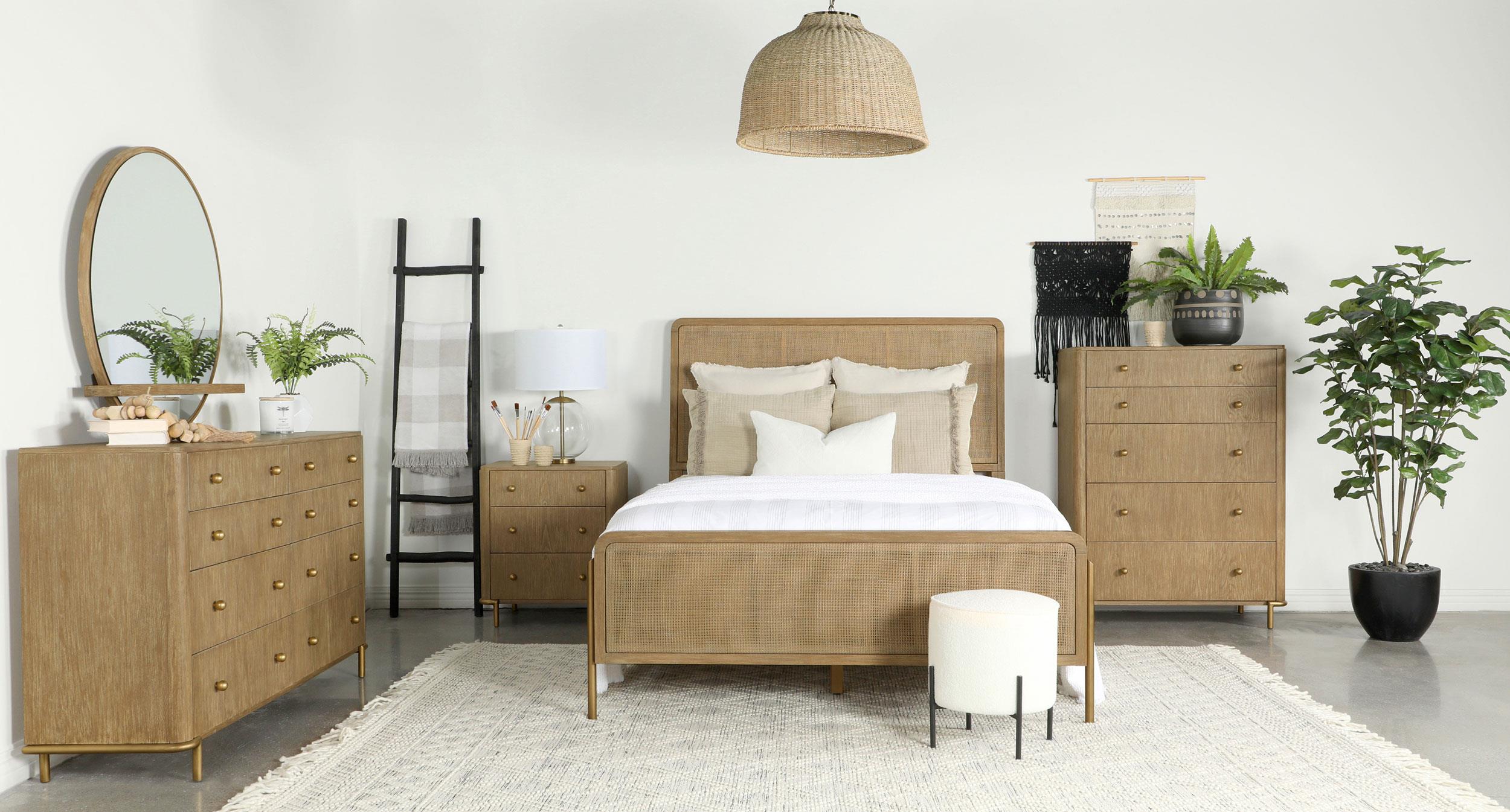 Coaster Arini 4-piece Eastern King Bedroom Set Sand Wash