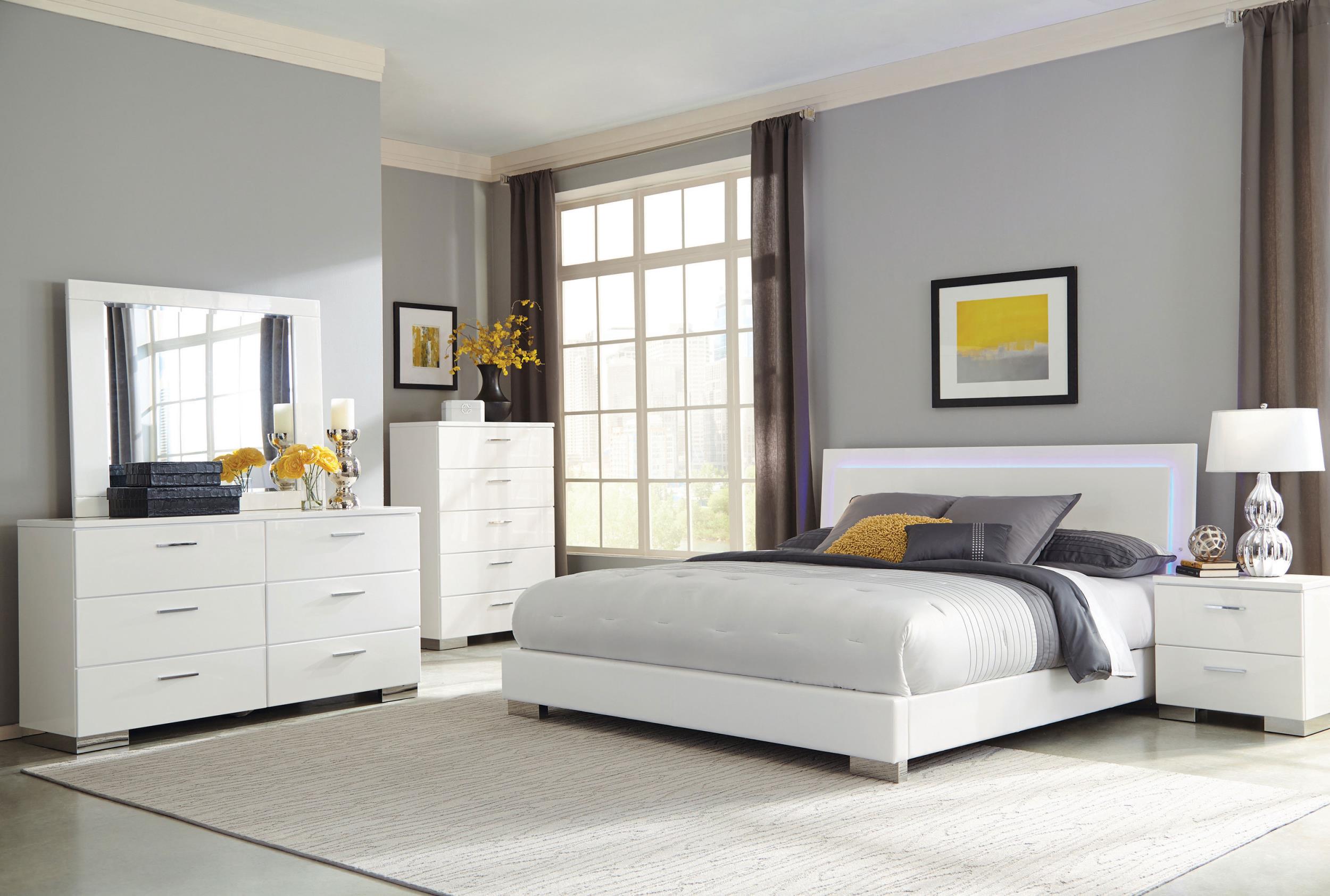 Model: 203504 | Coaster Felicity Dresser Mirror White High Gloss