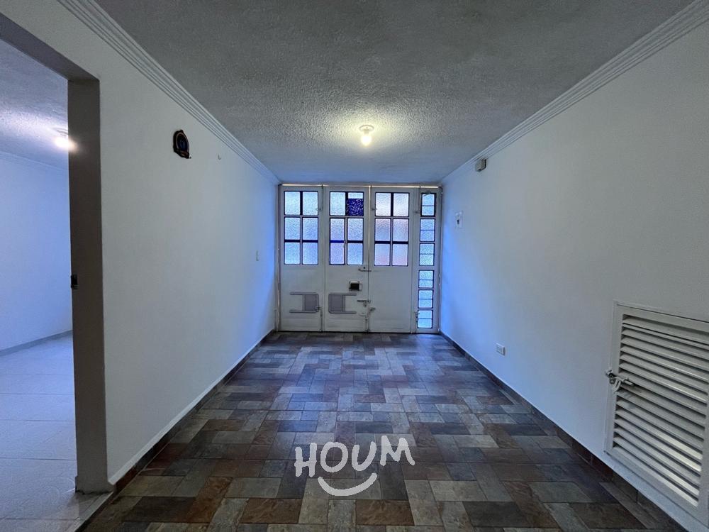Casa de 6 alcobas en venta en Rincón Santo, Bogotá, 231 m² · foto 3 de 24