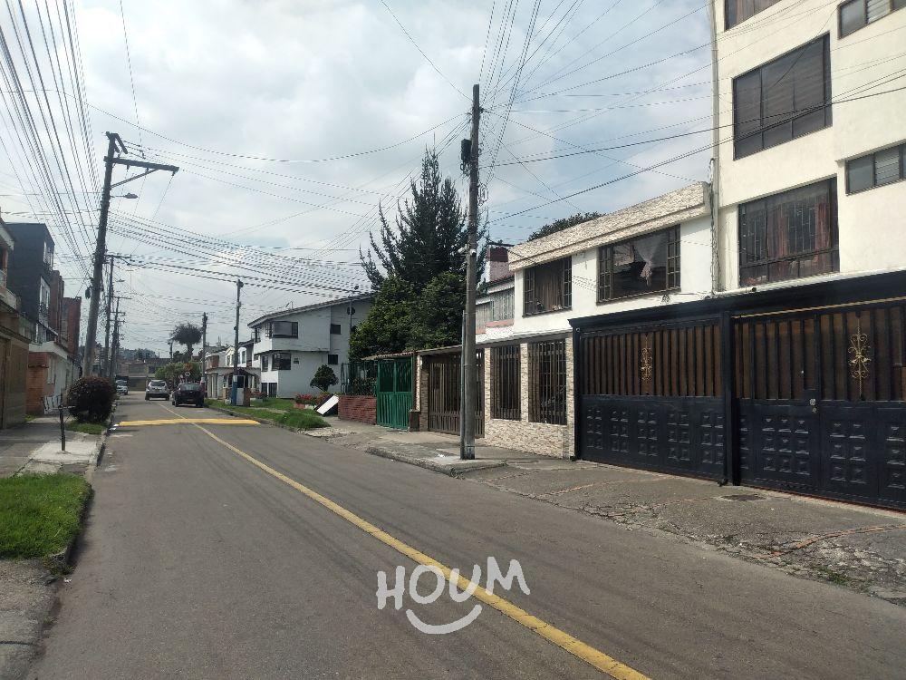 Casa de 5 alcobas en venta en Bosque De Modelia, Modelia, Bogotá, 380 m² · foto 3 de 24