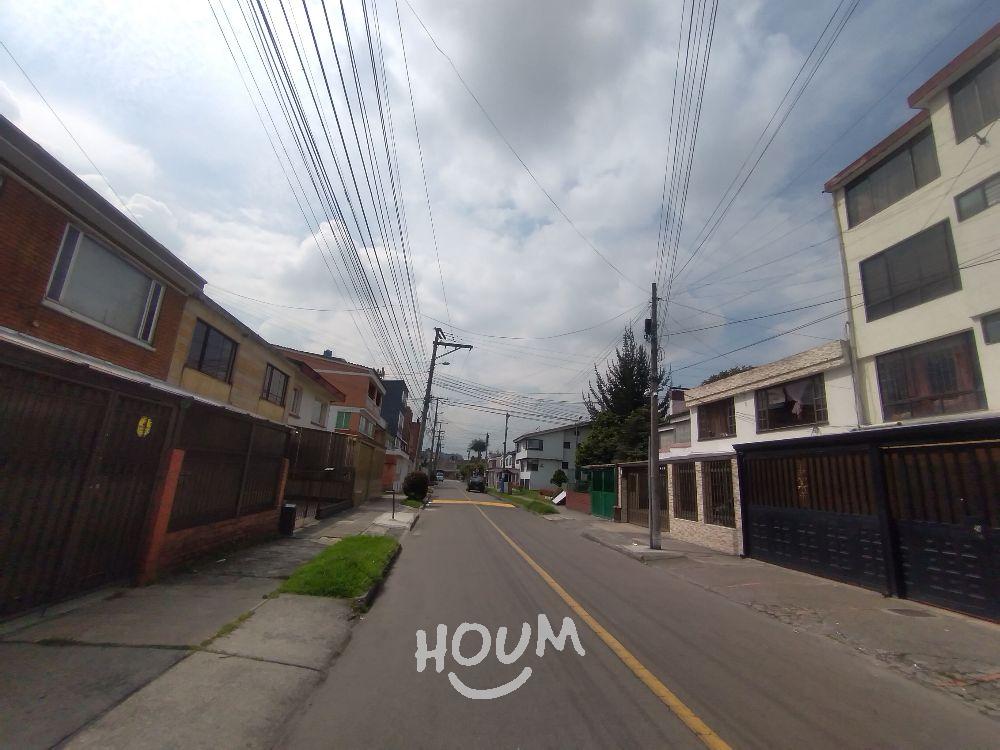 Casa de 5 alcobas en venta en Bosque De Modelia, Modelia, Bogotá, 380 m² · foto 2 de 24