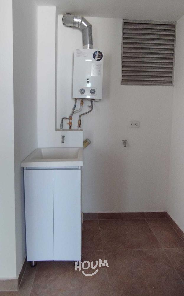 Apartamento en venta en Prados De La Alameda, Fontibón-San Pablo, Bogotá · foto 3 de 13