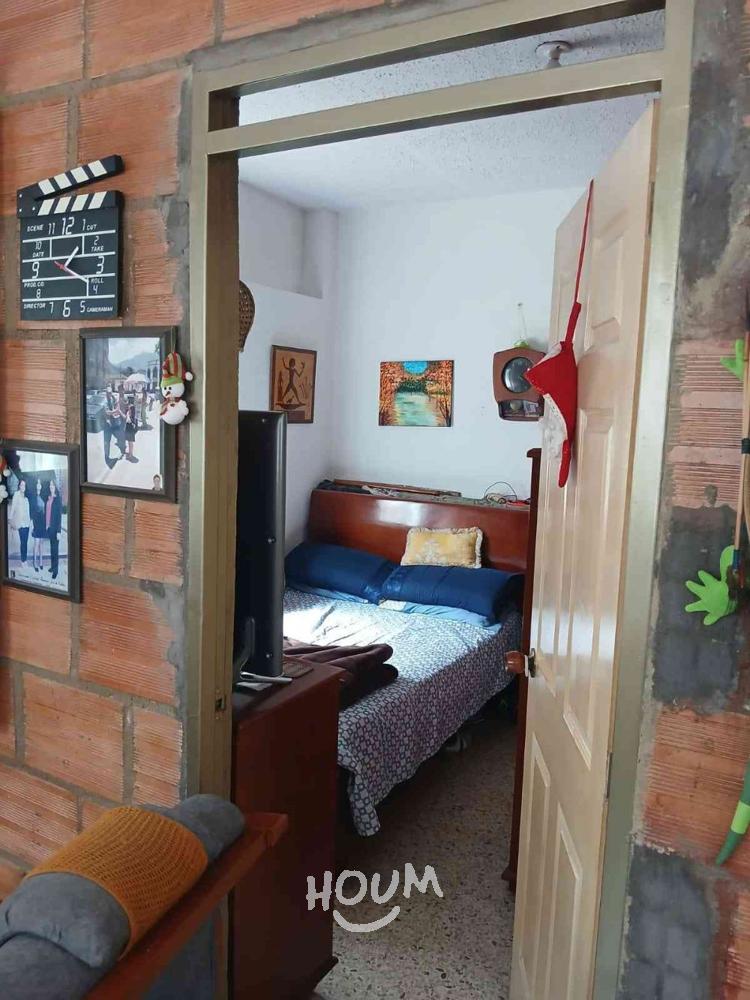 Casa de 9 alcobas en venta en Holanda, Bogotá, 78 m² · foto 13 de 24