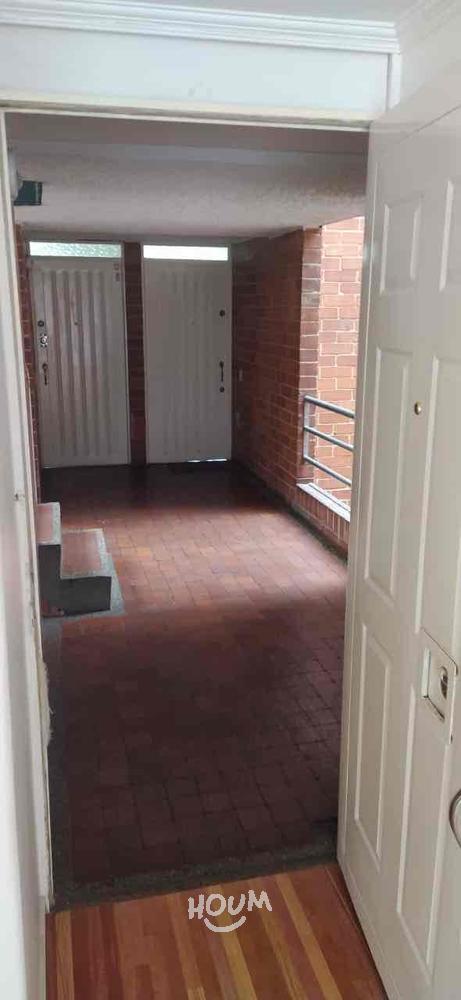 Apartamento de 3 alcobas en venta en San Bernardo, Bogotá, 51 m² · foto 3 de 24