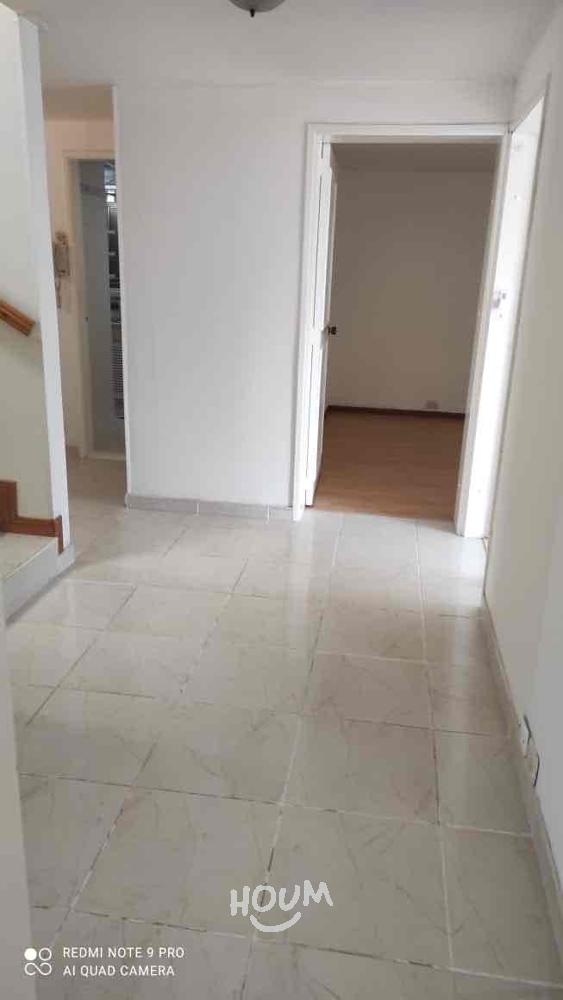 Casa de 5 alcobas en venta en Niza, Bogotá, 290 m² · foto 17 de 24