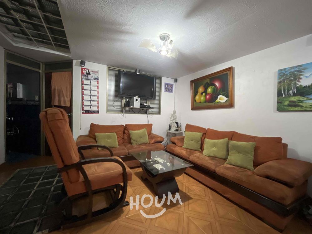 Casa de 9 alcobas en venta en Zona 8, Bogotá, 281 m² · foto 17 de 24