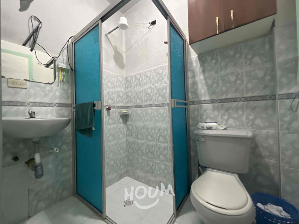 Casa de 9 alcobas en venta en Zona 8, Bogotá, 281 m² · foto 8 de 24