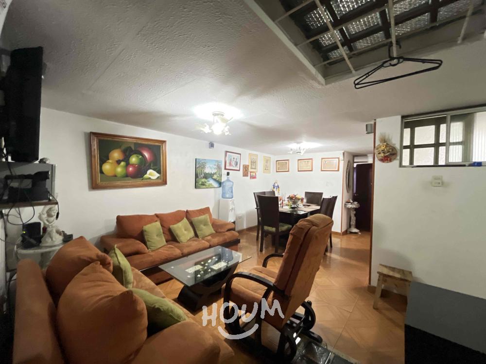 Casa de 9 alcobas en venta en Zona 8, Bogotá, 281 m² · foto 19 de 24