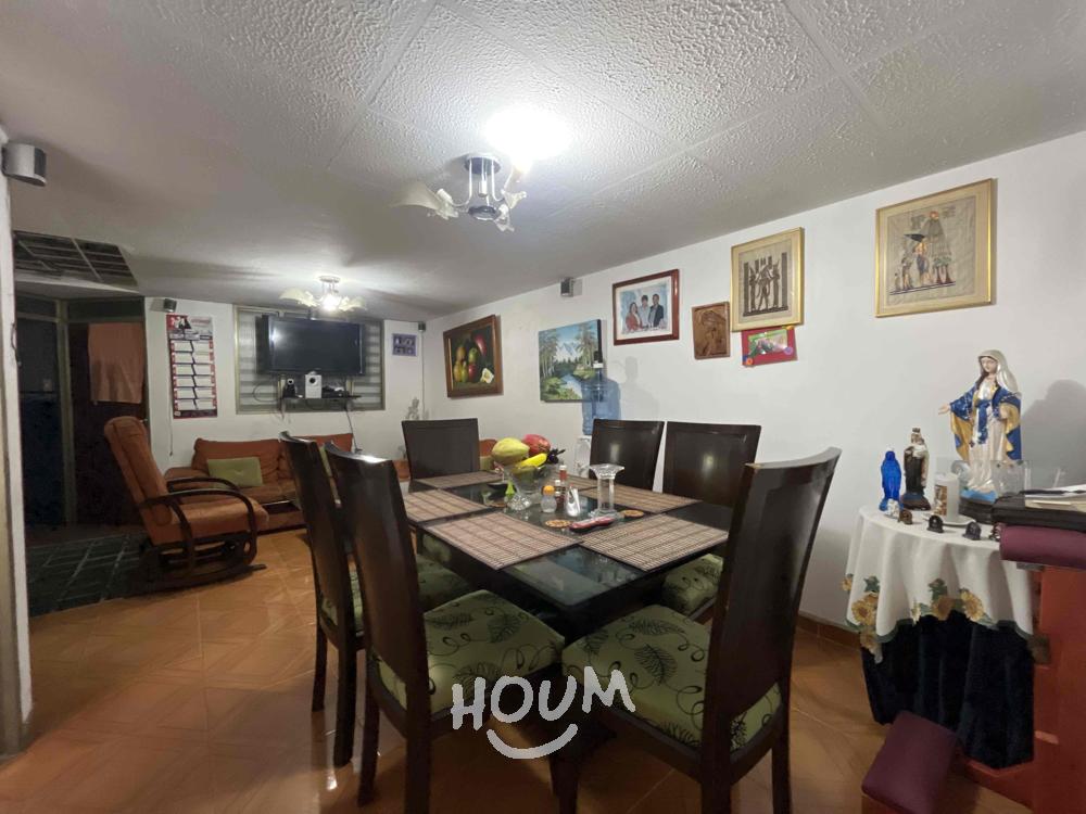 Casa de 9 alcobas en venta en Zona 8, Bogotá, 281 m² · foto 15 de 24