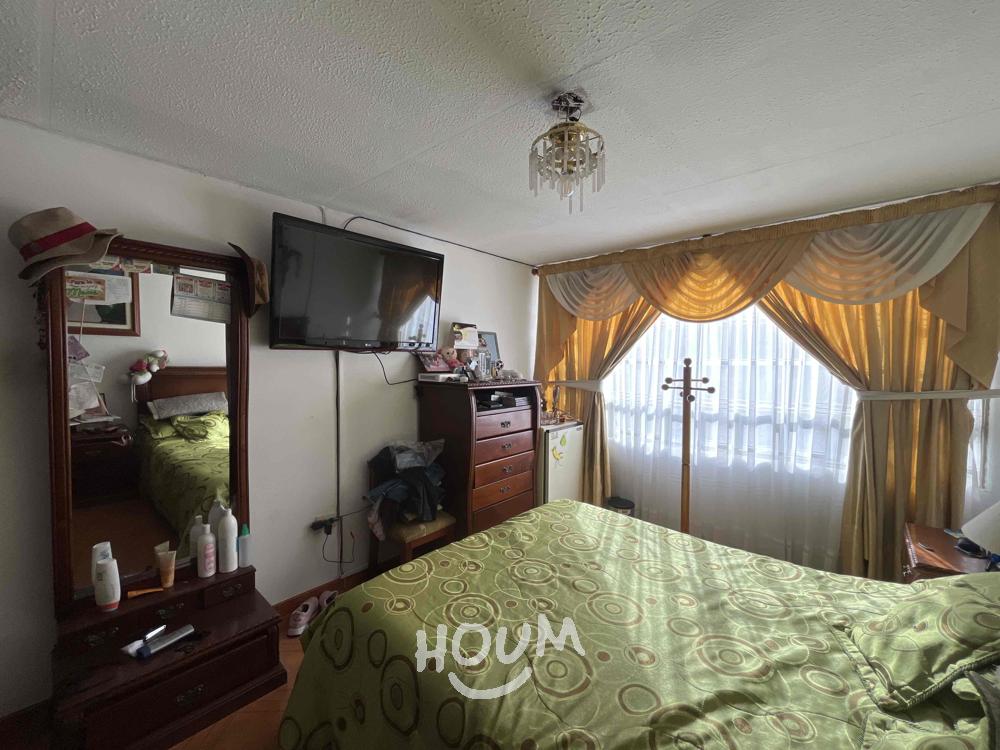 Casa de 9 alcobas en venta en Zona 8, Bogotá, 281 m² · foto 13 de 24