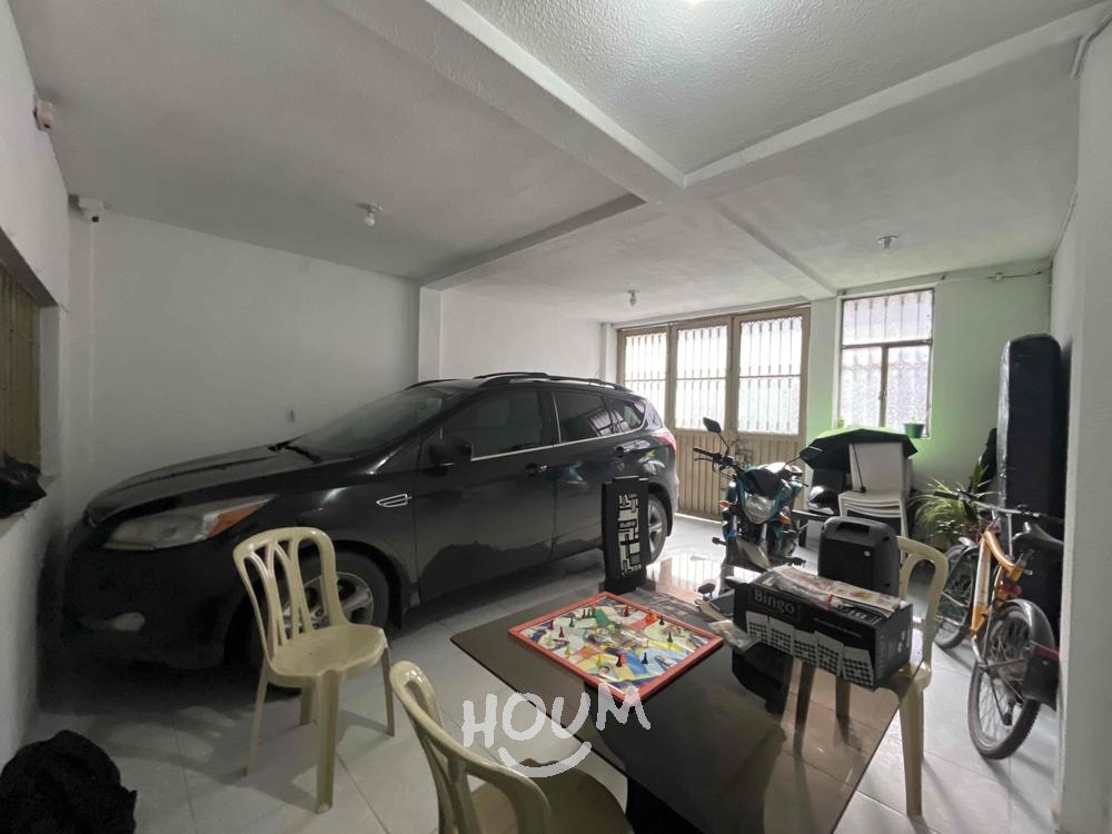 Casa de 9 alcobas en venta en Zona 8, Bogotá, 281 m² · foto 7 de 24
