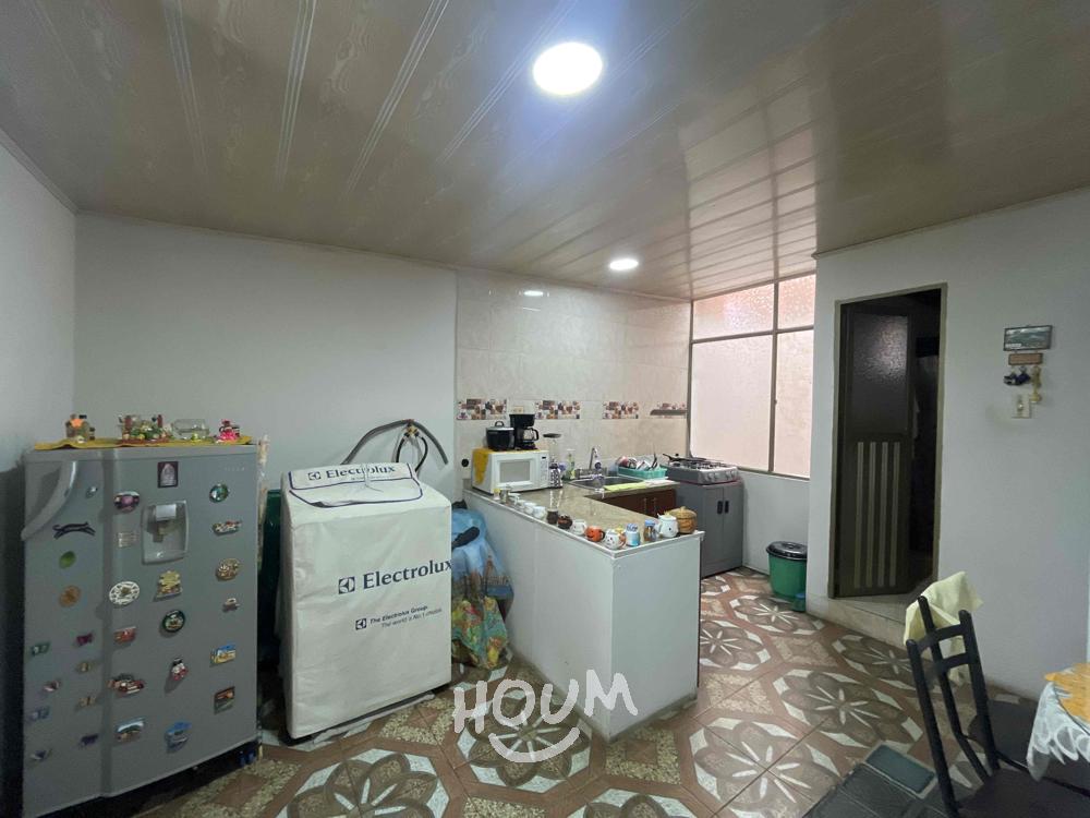 Casa de 9 alcobas en venta en Zona 8, Bogotá, 281 m² · foto 21 de 24