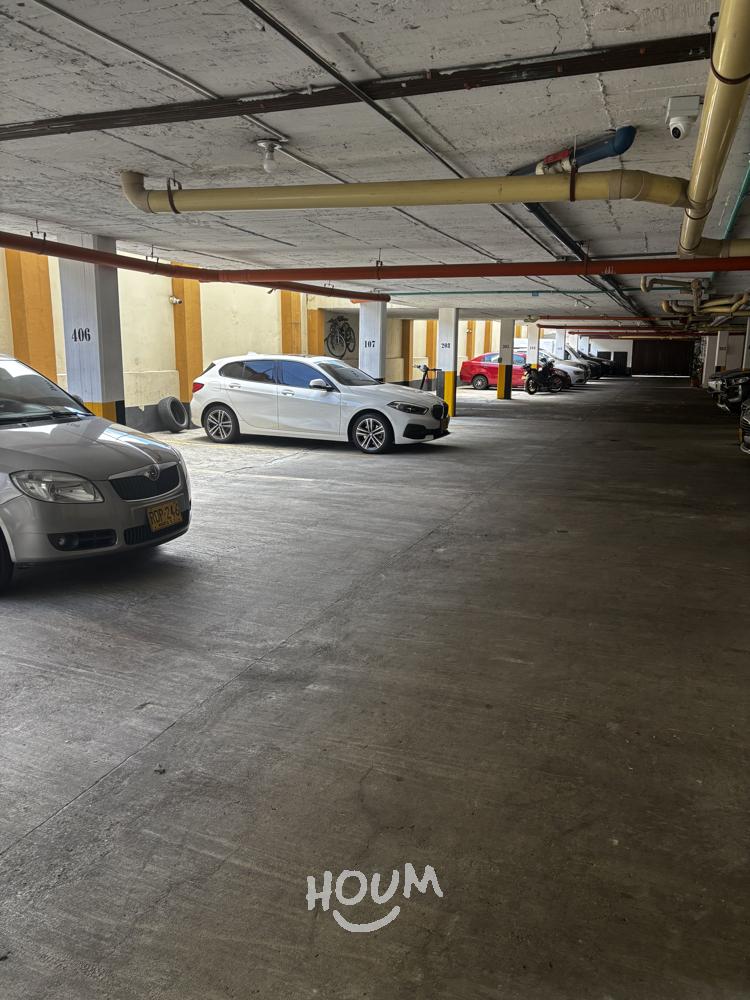 Apartamento de 3 alcobas en venta en Los Cedritos, Bogotá, 69 m² · foto 2 de 20