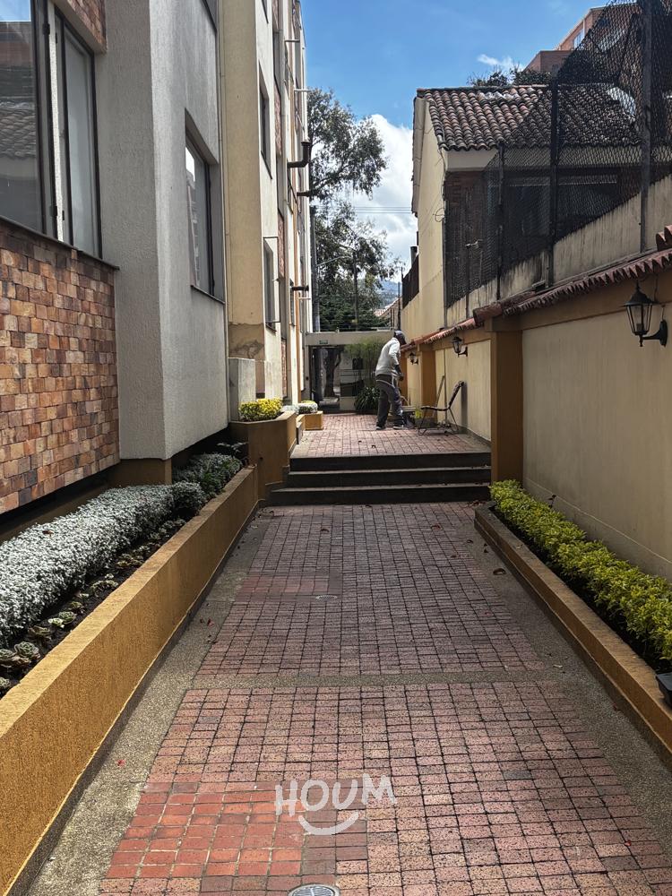 Apartamento de 3 alcobas en venta en Los Cedritos, Bogotá, 69 m² · foto 3 de 20
