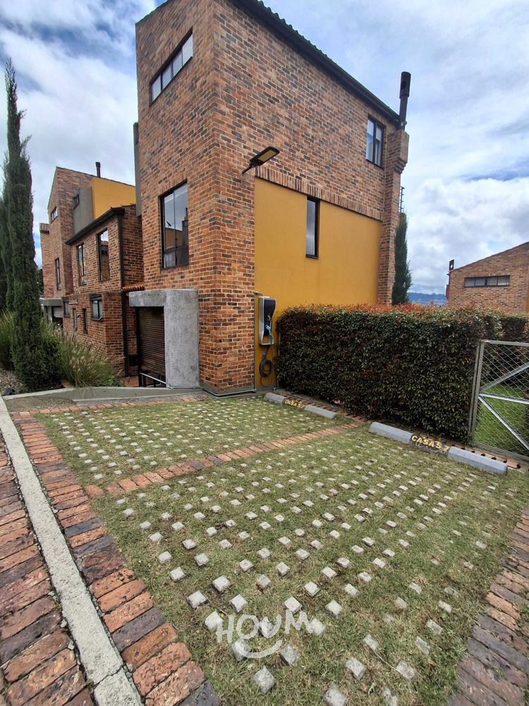 Casa en venta en Casa Blanca Suba, Bogotá · foto 2 de 24