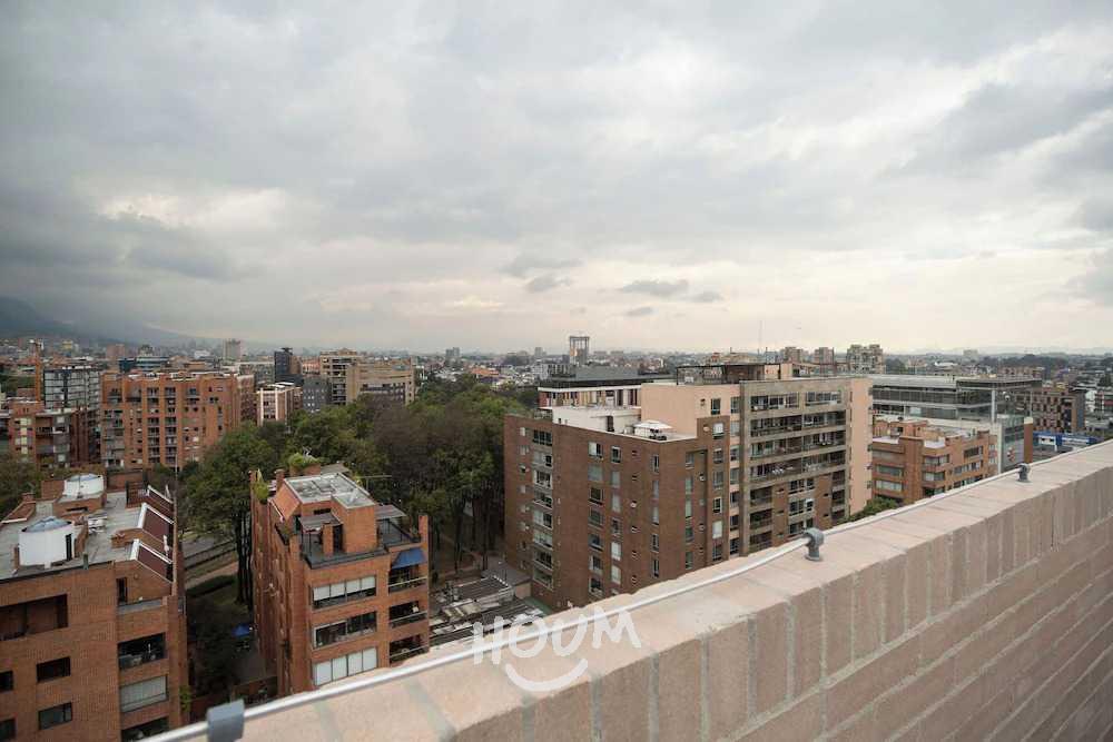 Apartamento de 1 alcoba en venta en Chico, Bogotá, 37 m² · foto 2 de 19