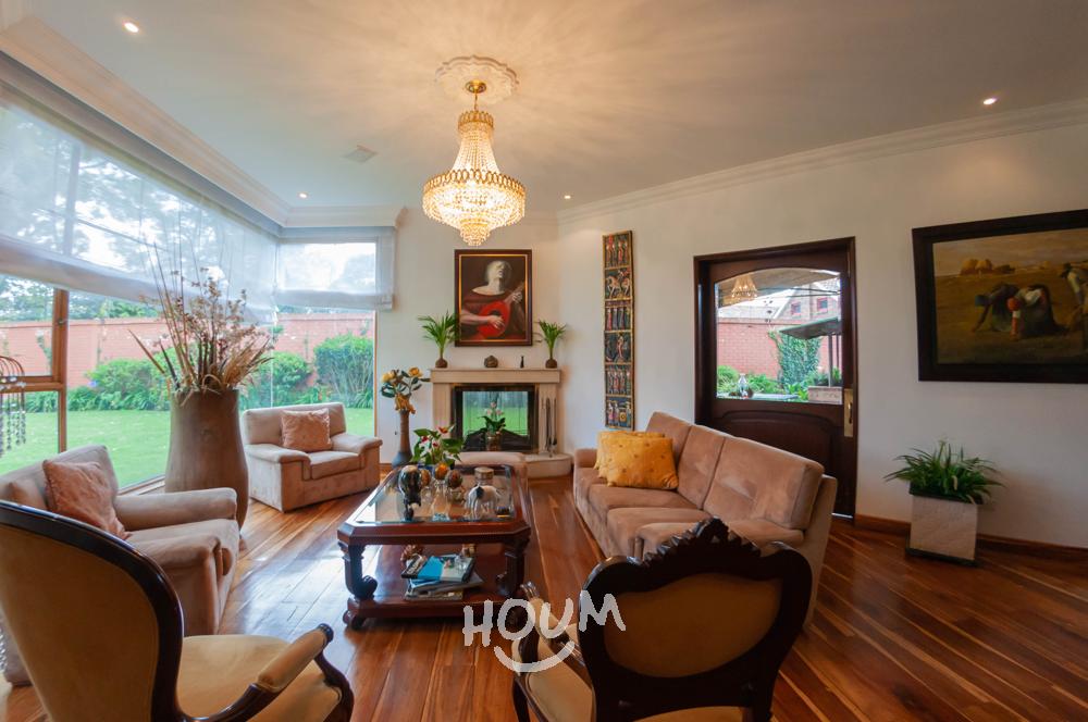 Casa de 4 alcobas en venta en San Jose De Bavaria, Bogotá, 310 m² · foto 2 de 24