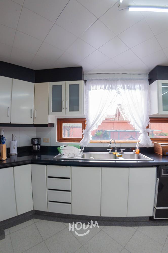 Casa de 4 alcobas en venta en San Jose De Bavaria, Bogotá, 310 m² · foto 12 de 24