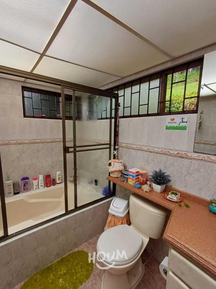 Casa de 4 alcobas en venta en El Salitre, Bogotá, 220 m² · foto 17 de 24