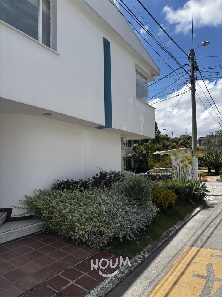 Casa de 4 alcobas en venta en Pasadena, Bogotá, 220 m² · foto 2 de 24