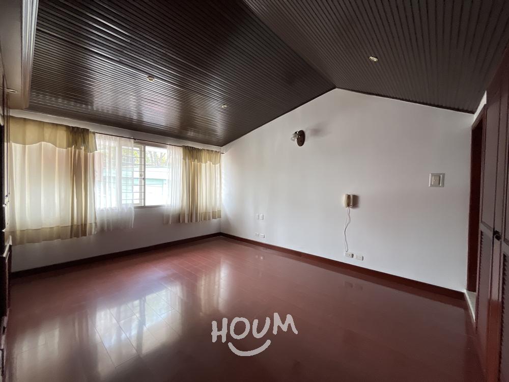Casa de 6 alcobas en venta en Pasadena, Bogotá, 274 m² · foto 3 de 24