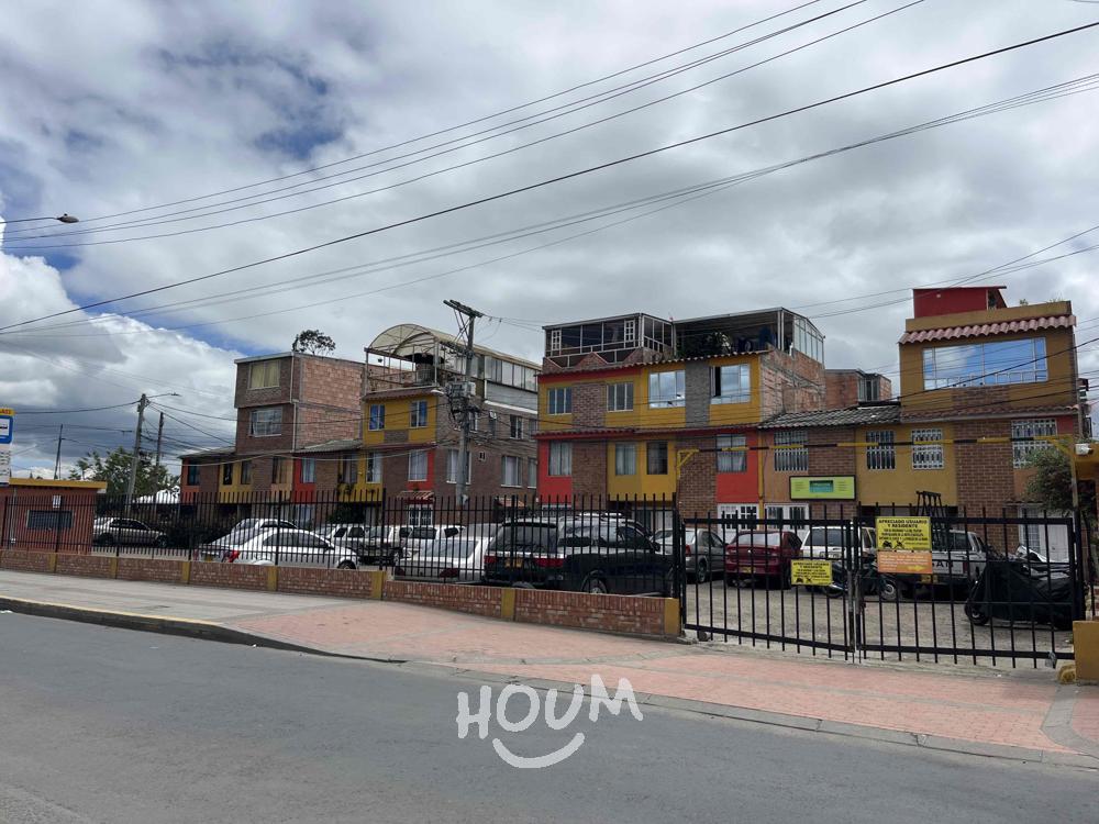 Casa en venta en Bilbao, Bogotá · foto 2 de 23