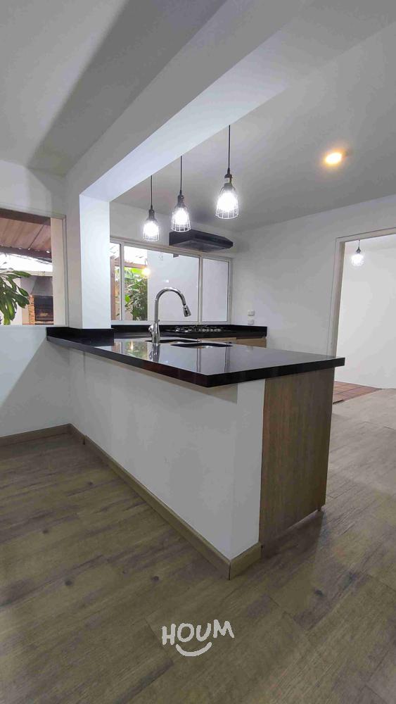 Casa de 4 alcobas en venta en Las Villas, Bogotá, 300 m² · foto 9 de 24