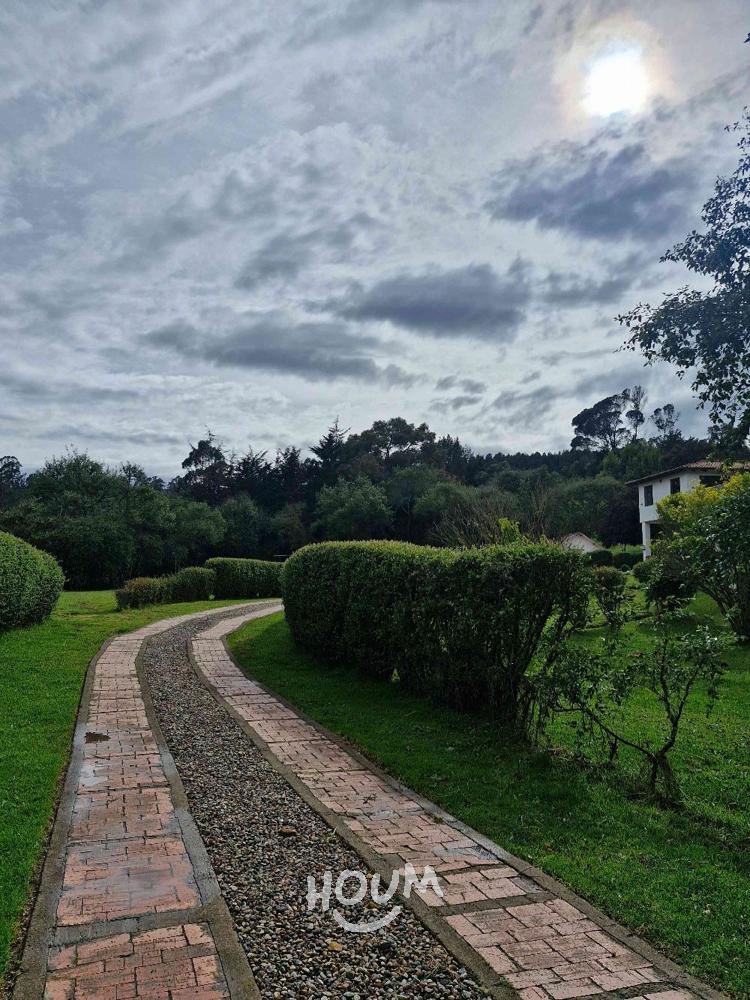 Casa de 5 alcobas en venta en Chapinero Alto, Bogotá, 430 m² · foto 2 de 24