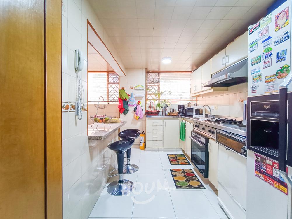 Apartamento de 3 alcobas en venta en Santa Barbara Central, Bogotá, 130 m² · foto 10 de 24
