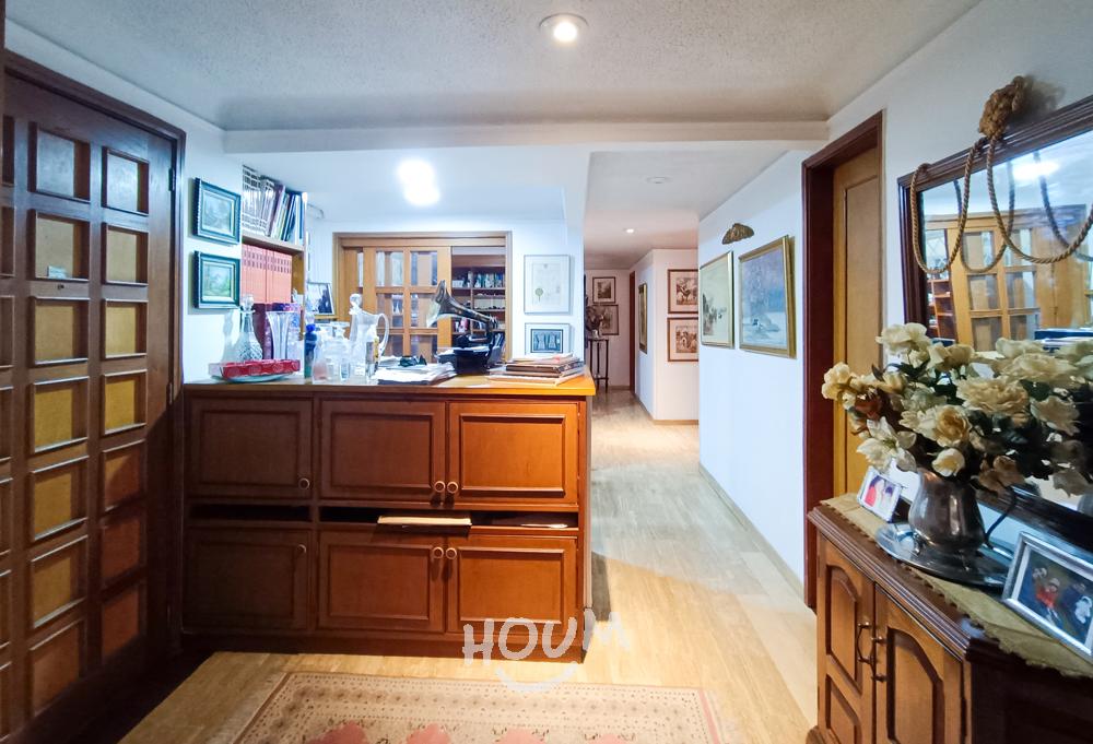 Apartamento de 3 alcobas en venta en Santa Barbara Central, Bogotá, 130 m² · foto 9 de 24