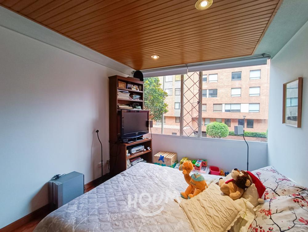 Apartamento de 3 alcobas en venta en Santa Barbara Central, Bogotá, 130 m² · foto 21 de 24