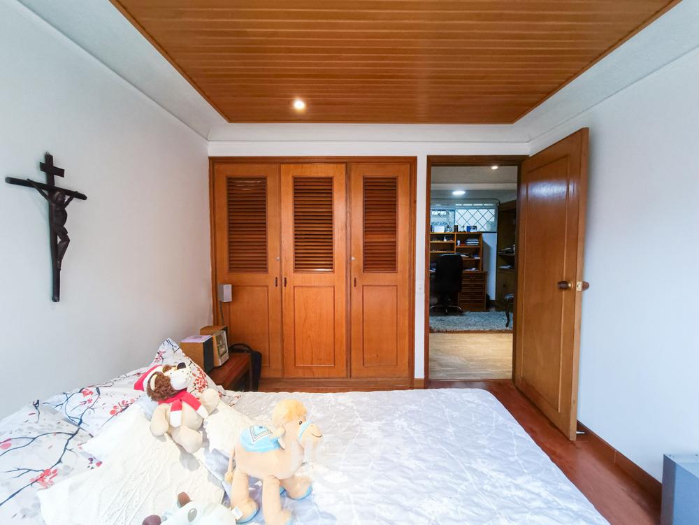 Apartamento de 3 alcobas en venta en Santa Barbara Central, Bogotá, 130 m² · foto 19 de 24