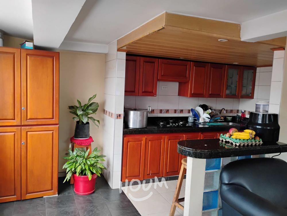 Casa de 5 alcobas en venta en Colombia, Los Alcázares, Bogotá, 100 m² · foto 10 de 13