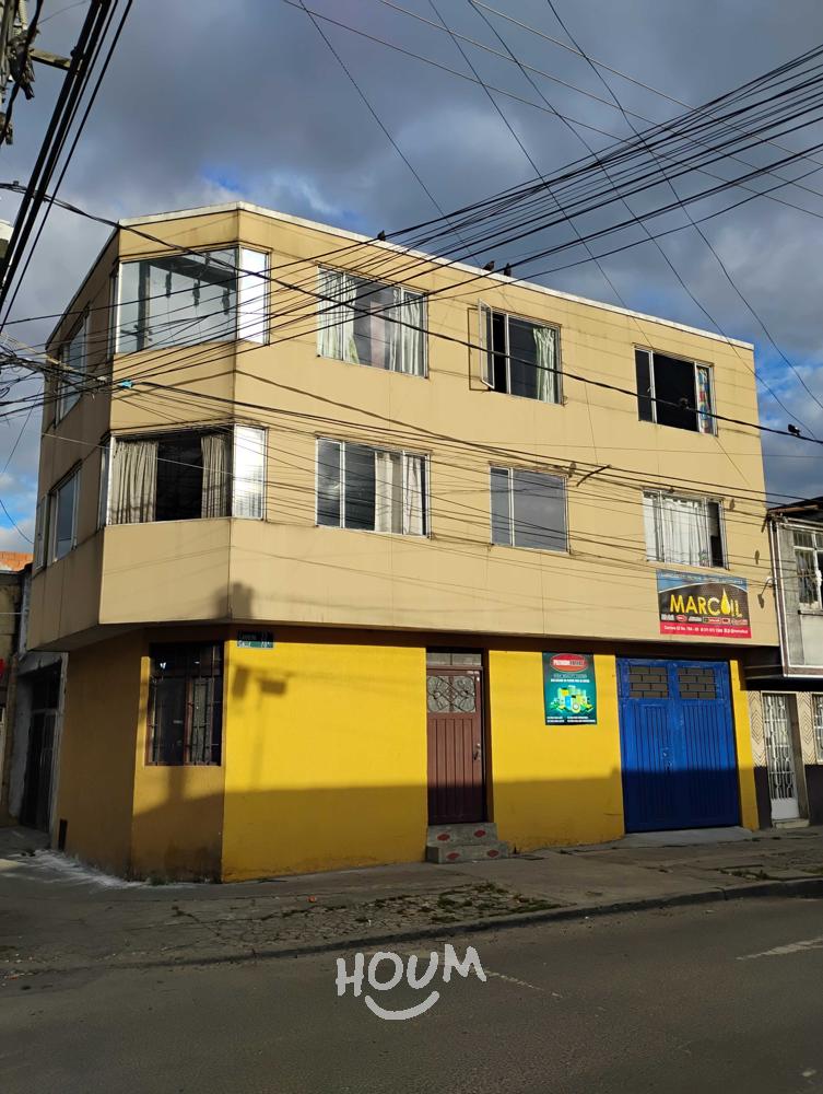 Casa de 5 alcobas en venta en Colombia, Los Alcázares, Bogotá, 100 m² · foto 2 de 13