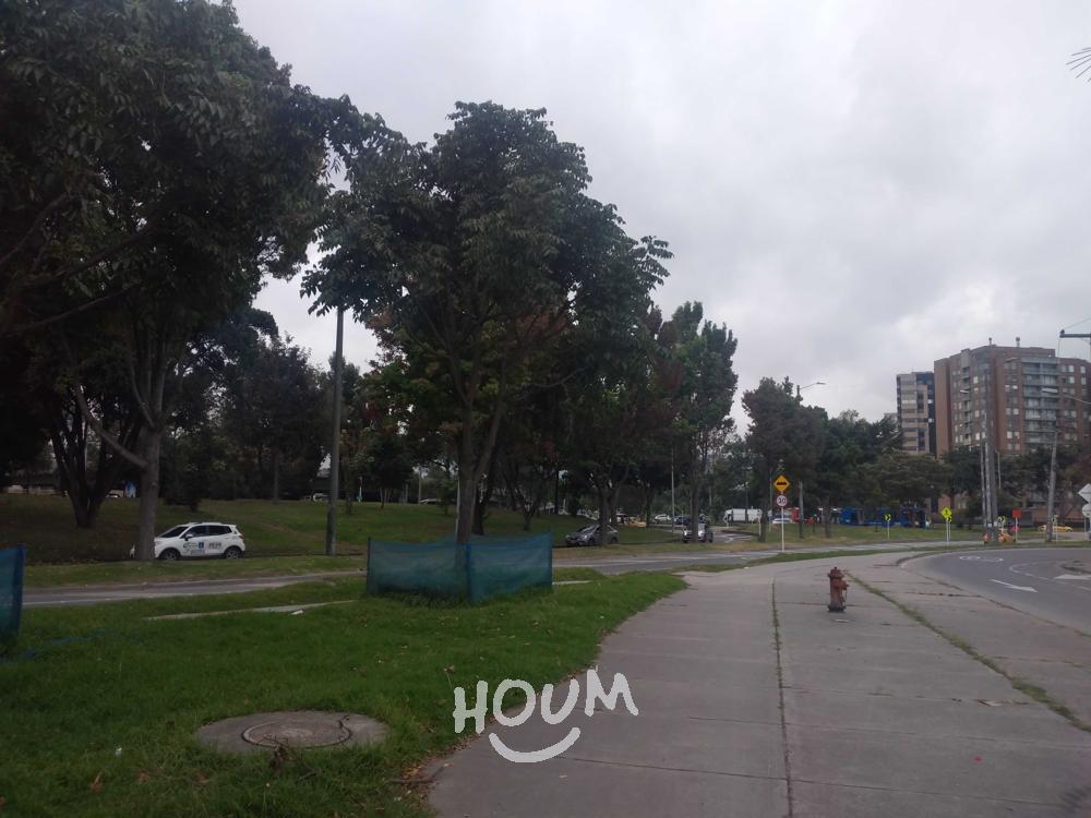 Casa de 4 alcobas en venta en San Felipe, Bogotá, 262 m² · foto 3 de 24
