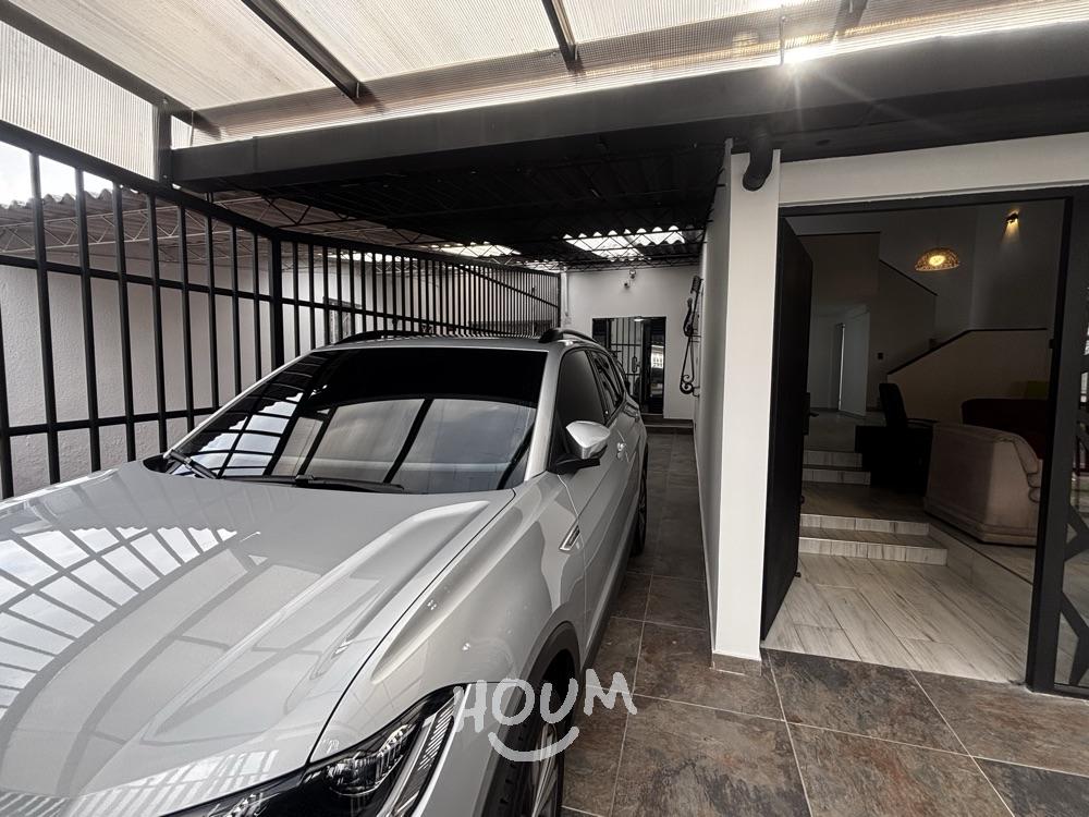 Casa de 3 alcobas en venta en Nuevo Monterrey, Bogotá, 181 m² · foto 3 de 24