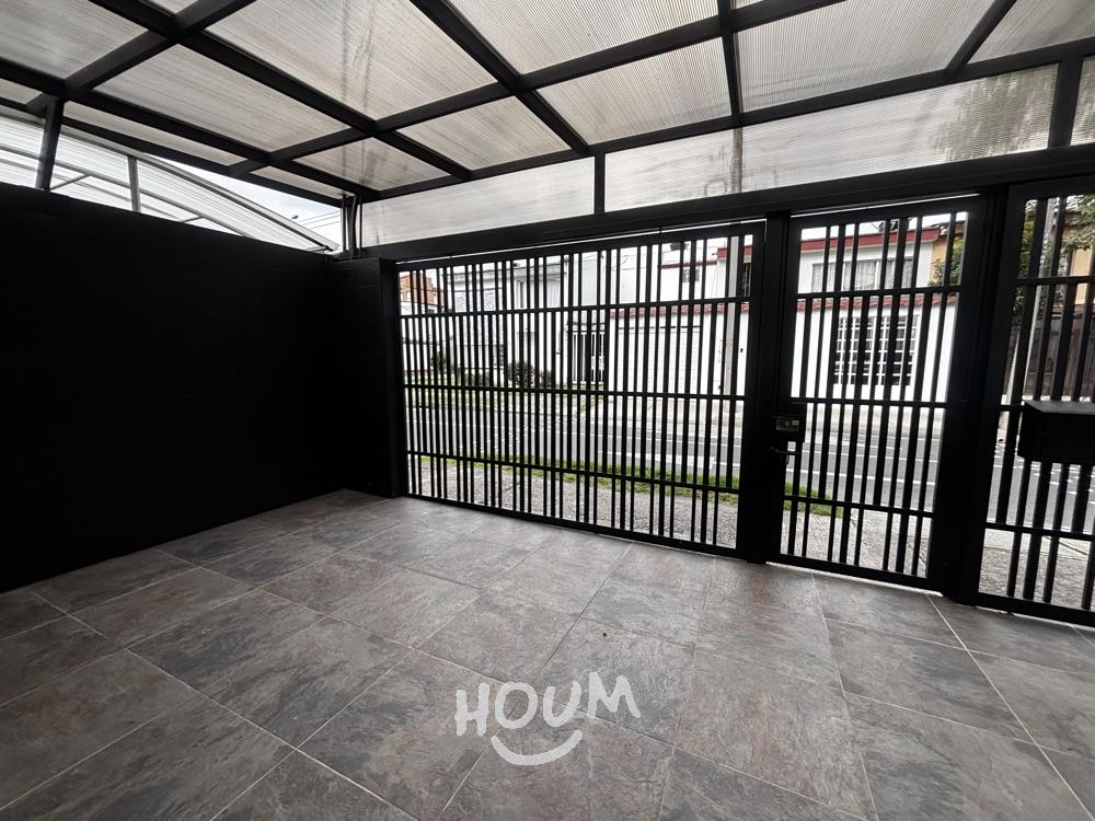 Casa de 3 alcobas en venta en Nuevo Monterrey, Bogotá, 181 m² · foto 2 de 24