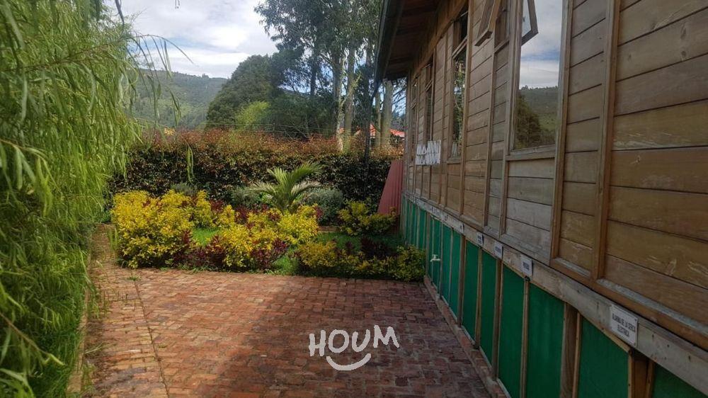 Casa en venta en Santa Rosa De Lima, Lourdes, Bogotá · foto 5 de 12