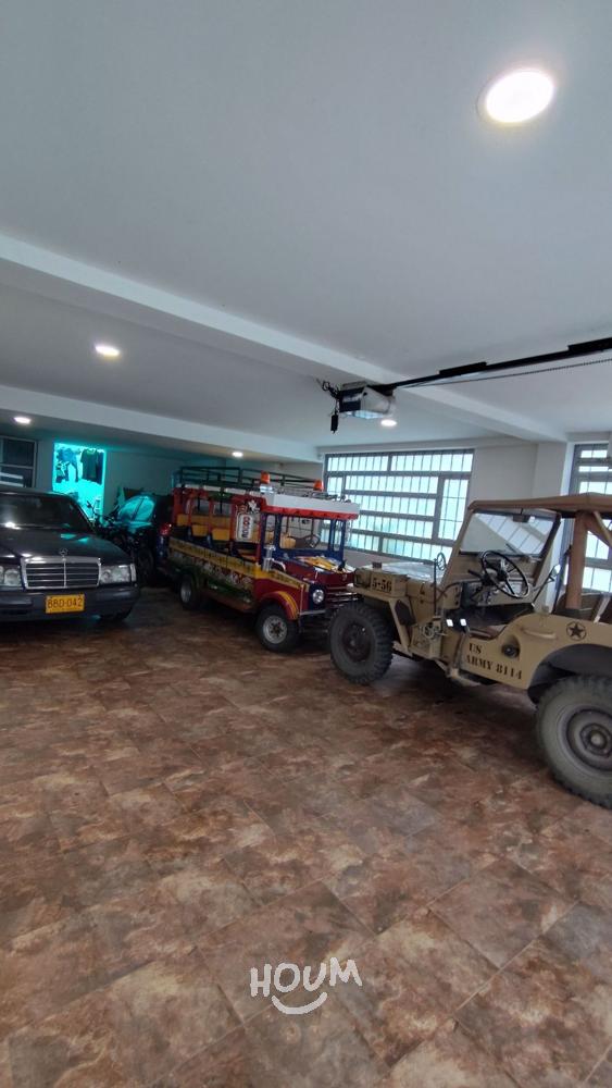 Casa en venta en San Felipe, Bogotá · foto 2 de 24