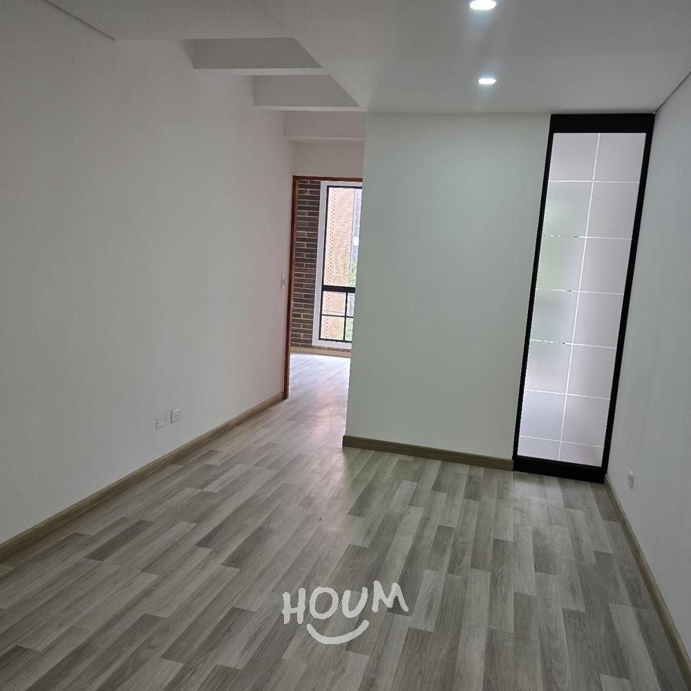 Apartamento de 1 alcoba en venta en Santa Barbara Central, Bogotá, 45 m² · foto 2 de 4