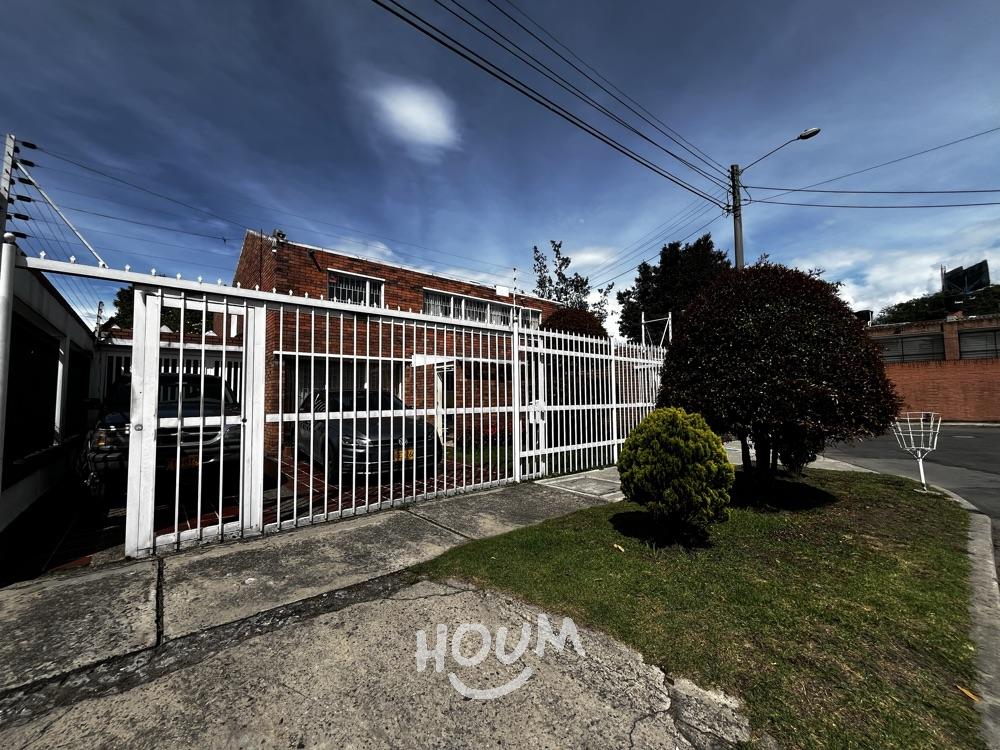 Casa de 5 alcobas en venta en Niza, Bogotá, 578 m² · foto 18 de 18