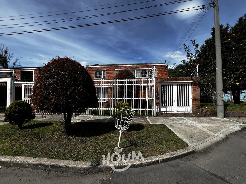 Casa de 5 alcobas en venta en Niza, Bogotá, 578 m² · foto 17 de 18