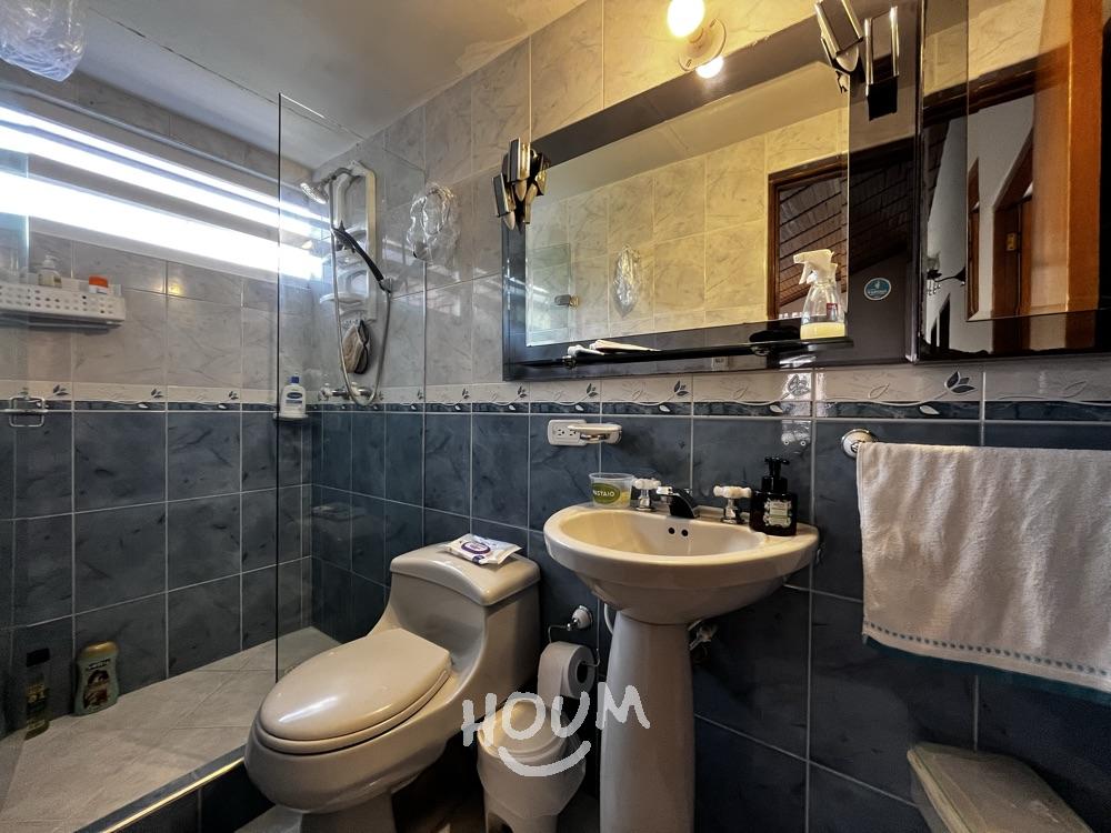 Casa de 5 alcobas en venta en Niza, Bogotá, 578 m² · foto 13 de 18