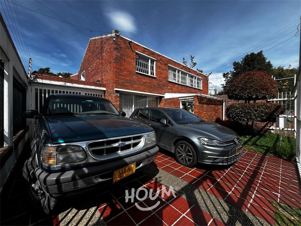 Casa de 5 alcobas en venta en Niza, Bogotá, 578 m² · foto 16 de 18