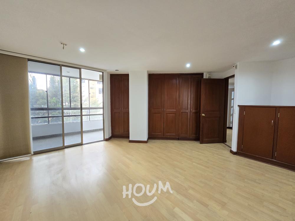 Apartamento de 3 alcobas en venta en La Carolina, Bogotá, 270 m² · foto 6 de 24