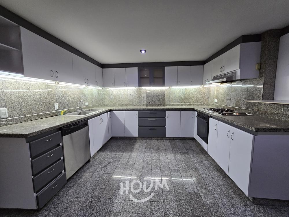 Apartamento de 3 alcobas en venta en La Carolina, Bogotá, 270 m² · foto 16 de 24