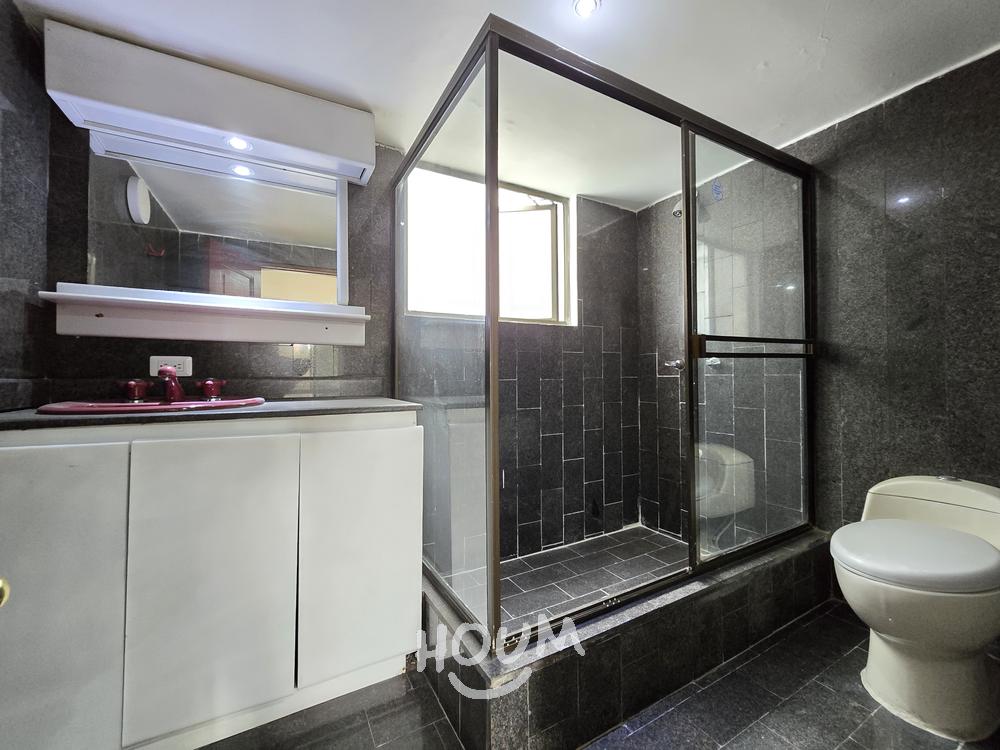 Apartamento de 3 alcobas en venta en La Carolina, Bogotá, 270 m² · foto 5 de 24